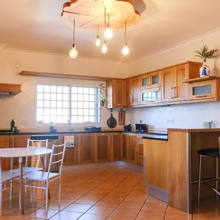 Homestay Lava Acores Coliving & Coworking *