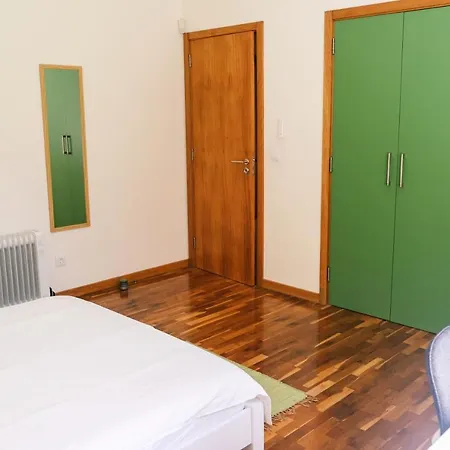 Lava Acores Coliving Pansiyon *
