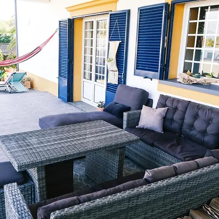 Lava Acores Coliving & Coworking Homestay *