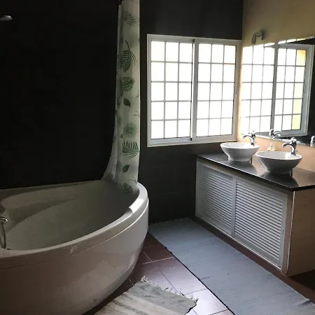 Habitación en casa particular Lava Acores Coliving & Coworking