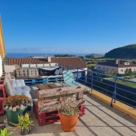 Quarto em Acomodações Particulares Lava Açores Coliving&coworking Ribeira Grande